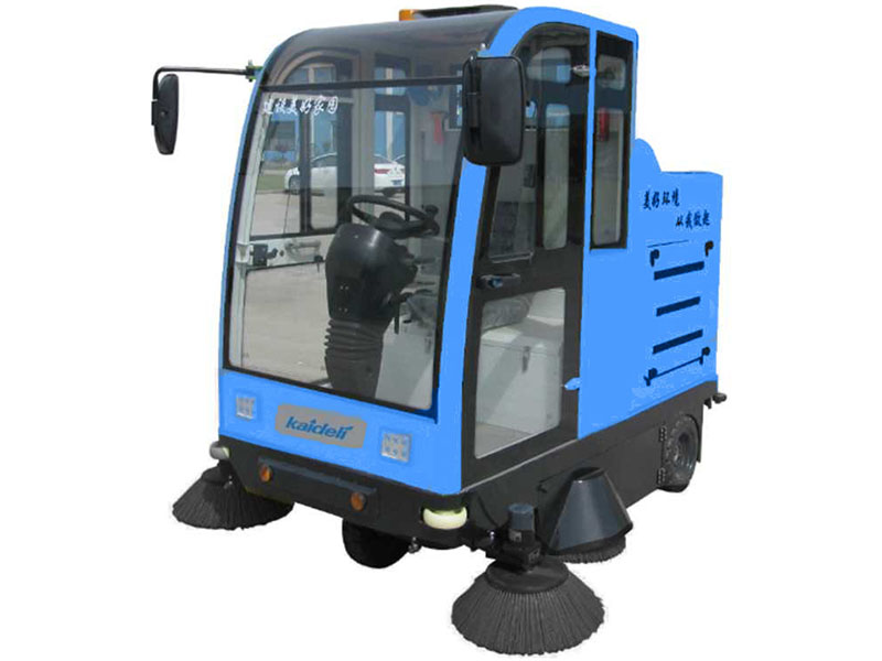 KD-2000電動全封閉式掃地機(jī)